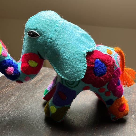 Beautiful wool stuffed bohemian elephant - Picture 3 of 7